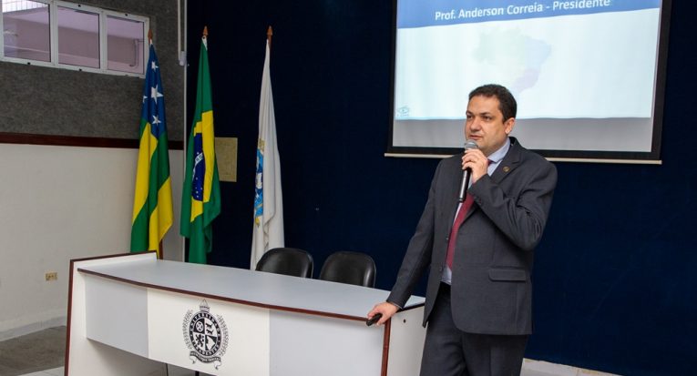 [:pt]Colóquio Educação Sem Fronteiras tratou sobre os rumos da pesquisa brasileira[:]
