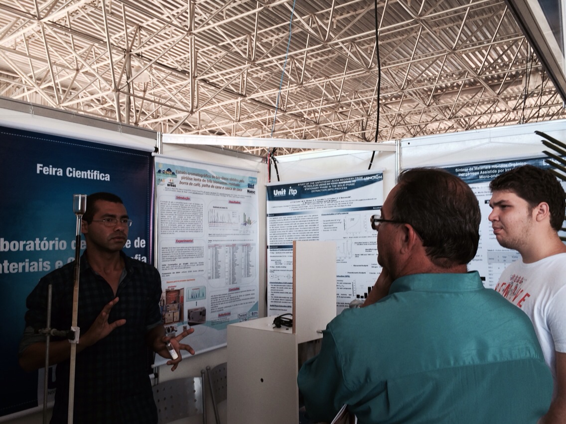 Integrantes do PEP marcam presença na feira de ciências