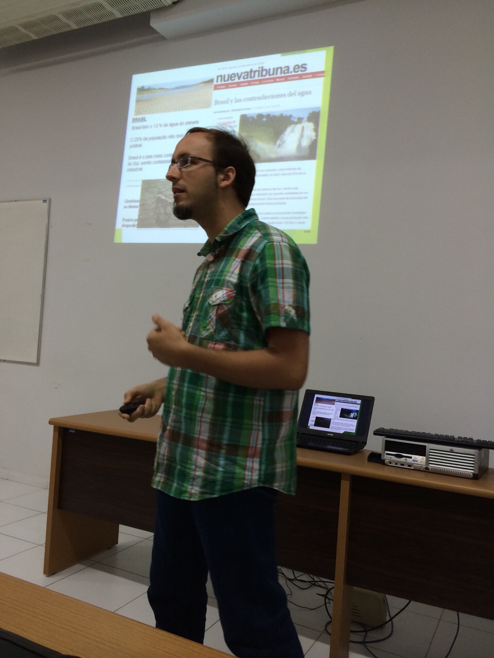 Professor da Universidade de Barcelona ministra palestra no PEP