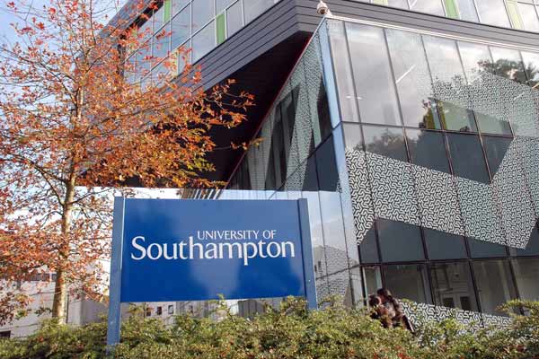 [:pt]Professores do PEP realizam Estágio Sênior na Universidade de Southampton/Reino Unido[:]
