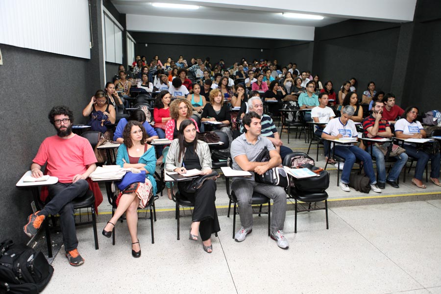 Público presente no 3º Encontro do Grupo de Pesquisa “Educação, Filosofia e Imagem” Público presente no 3º Encontro do Grupo de Pesquisa “Educação, Filosofia e Imagem”