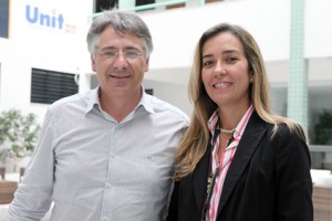 Professor Jarbas Veira e a professora Ester Vilas-Boas