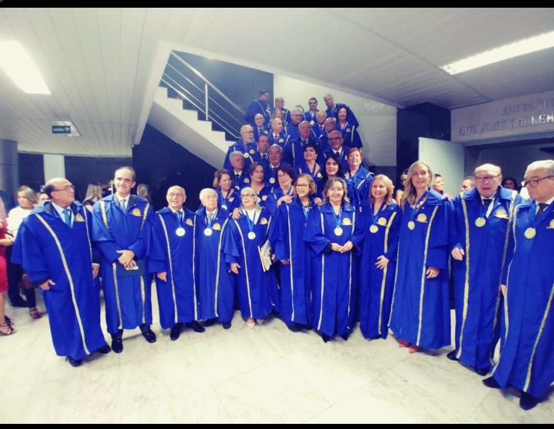 Docente do PPED, Professora Doutora Ester Fraga toma pose na Associação Sergipana de Educação