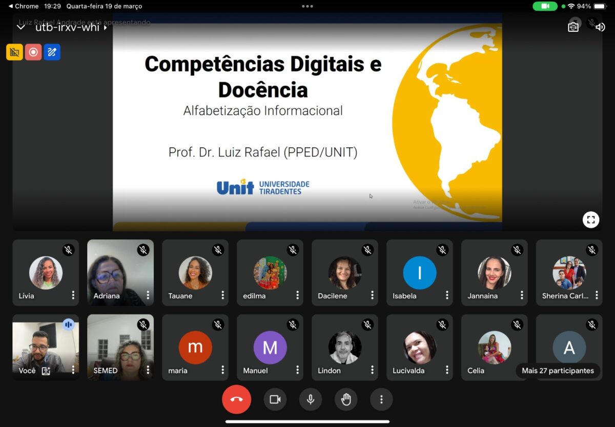 Docente do PPED ministra palestra para professores de rede municipal de Aracaju