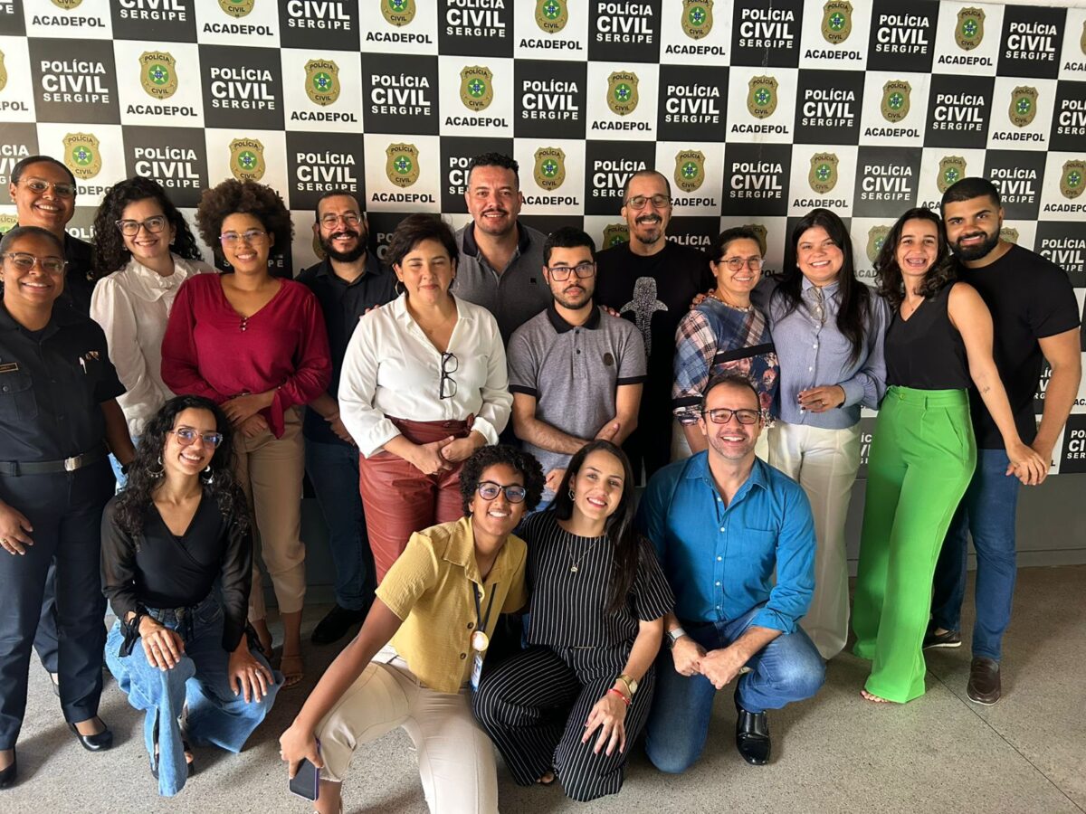 Bolsistas do PPGD-UNIT/SE participam de capacitação sobre a Delegacia Virtual na Academia de Polícia